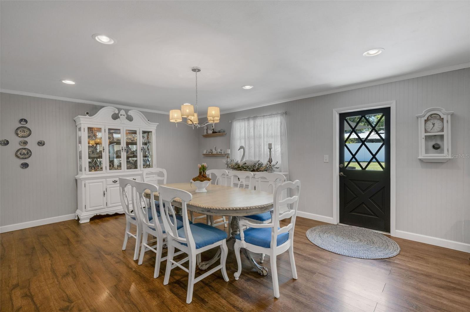 Image 13 of 46 For 1112 Newport Avenue