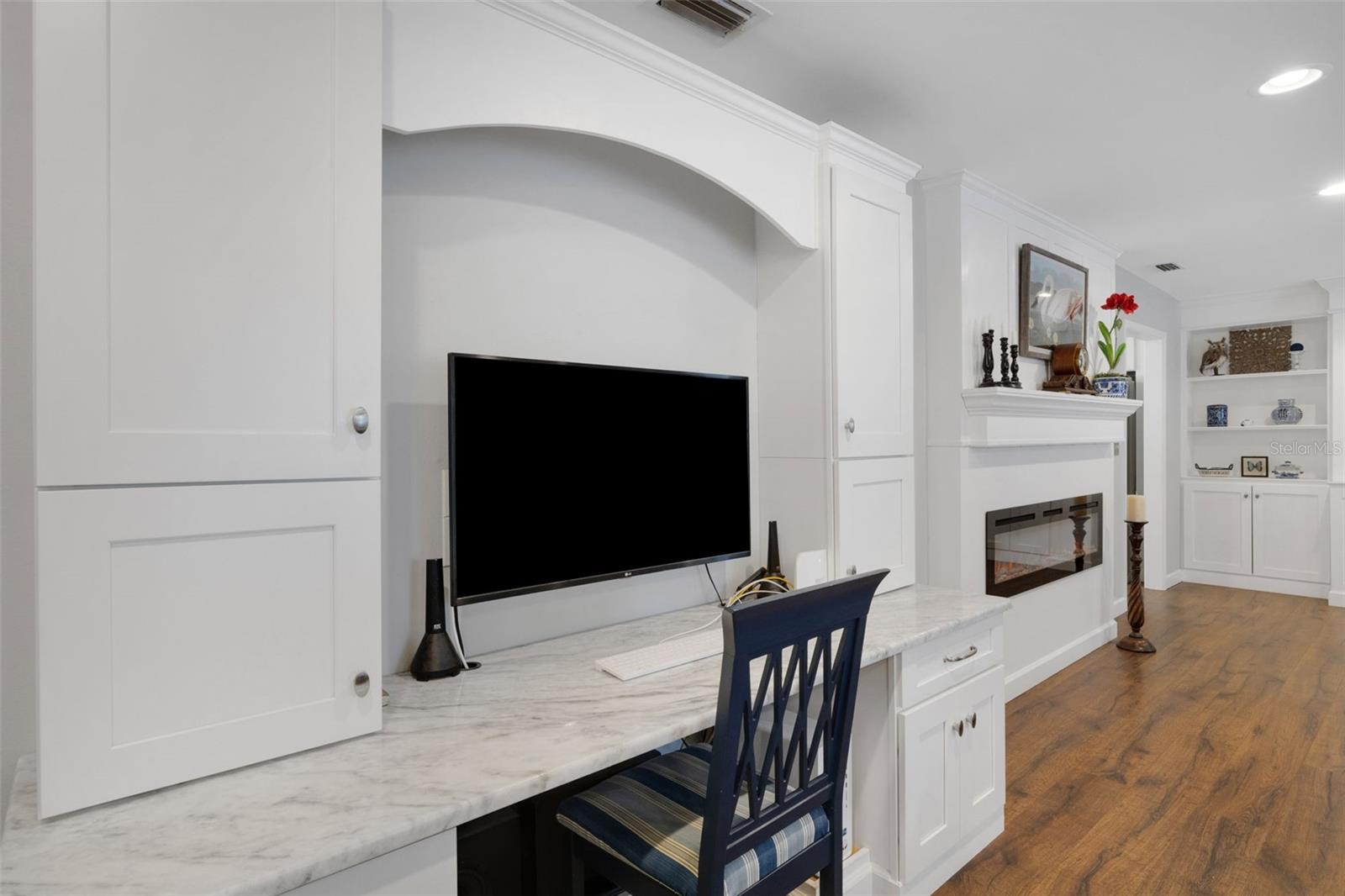 Image 15 of 46 For 1112 Newport Avenue