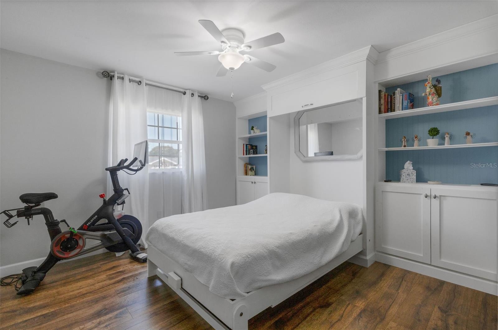 Image 27 of 46 For 1112 Newport Avenue