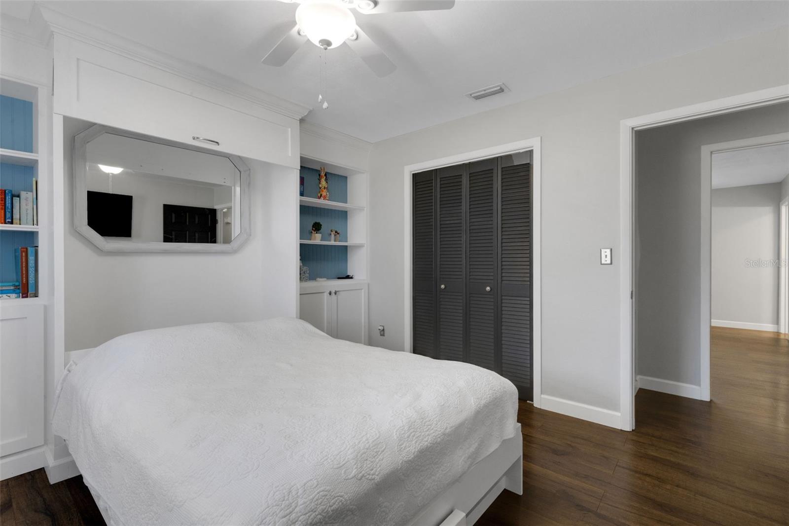 Image 28 of 46 For 1112 Newport Avenue