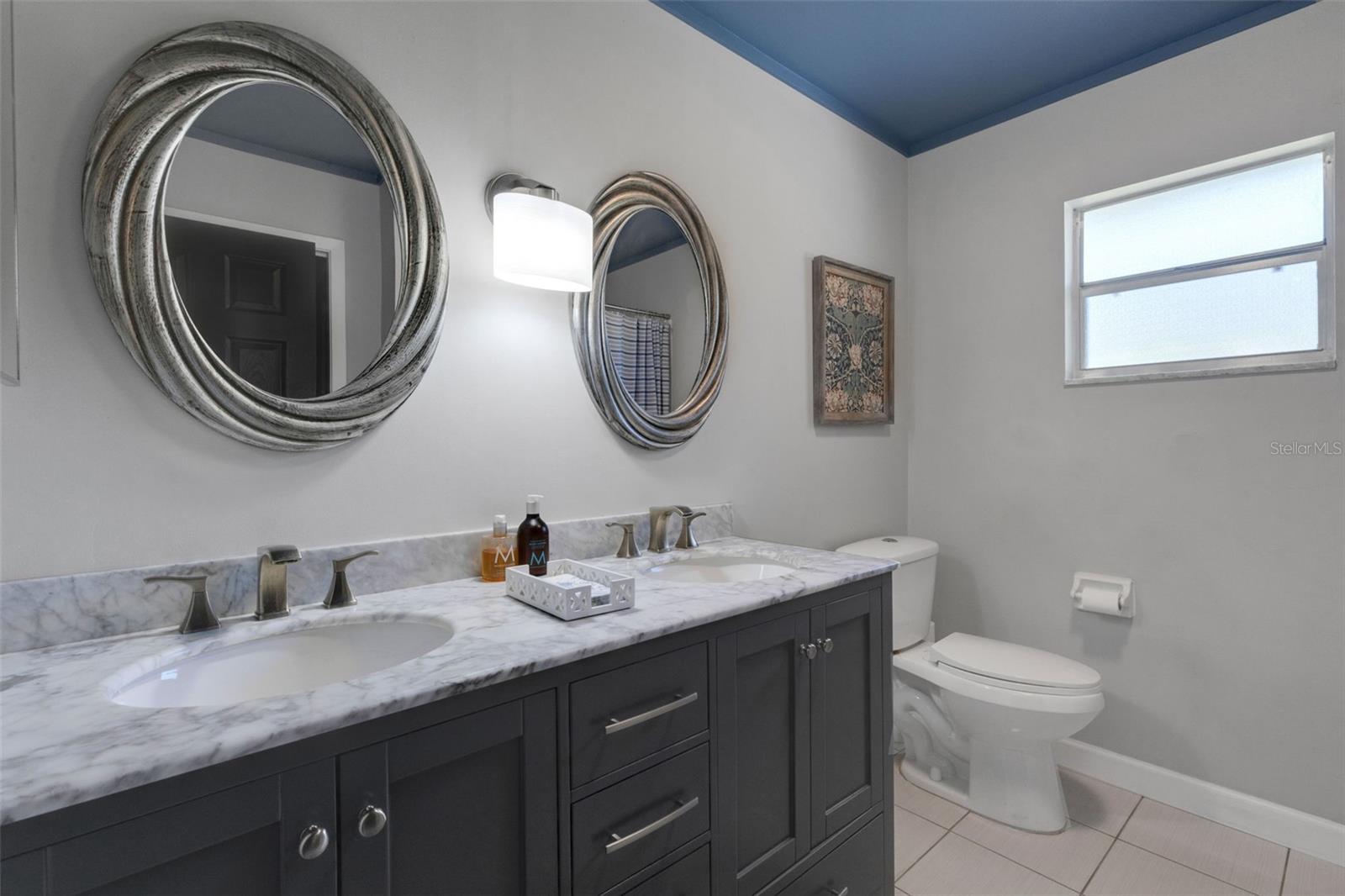 Image 29 of 46 For 1112 Newport Avenue