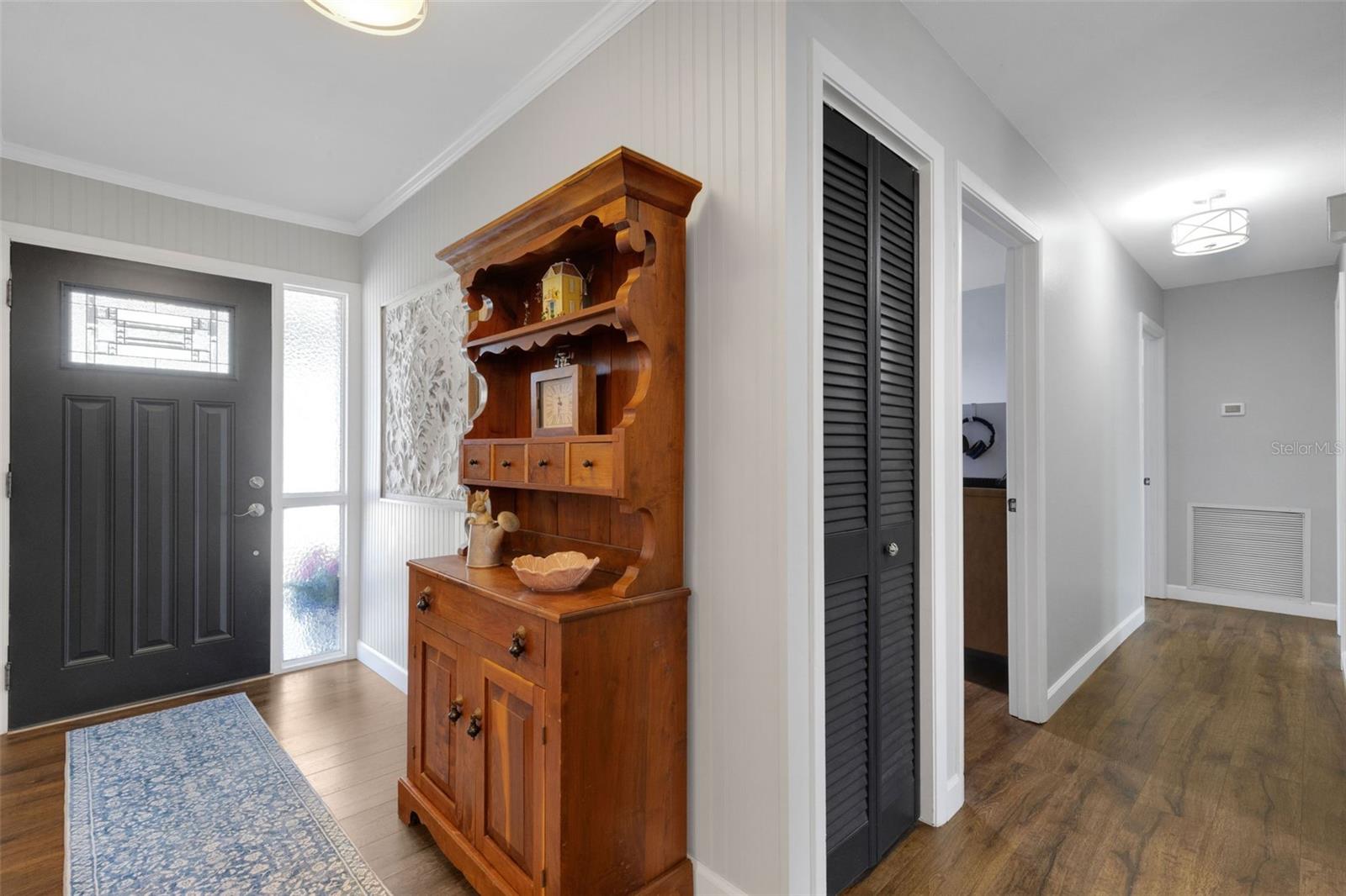 Image 3 of 46 For 1112 Newport Avenue