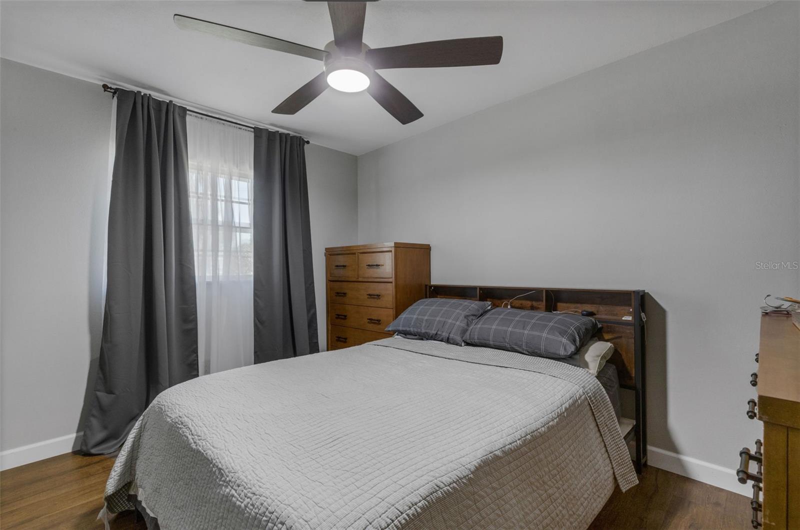 Image 31 of 46 For 1112 Newport Avenue