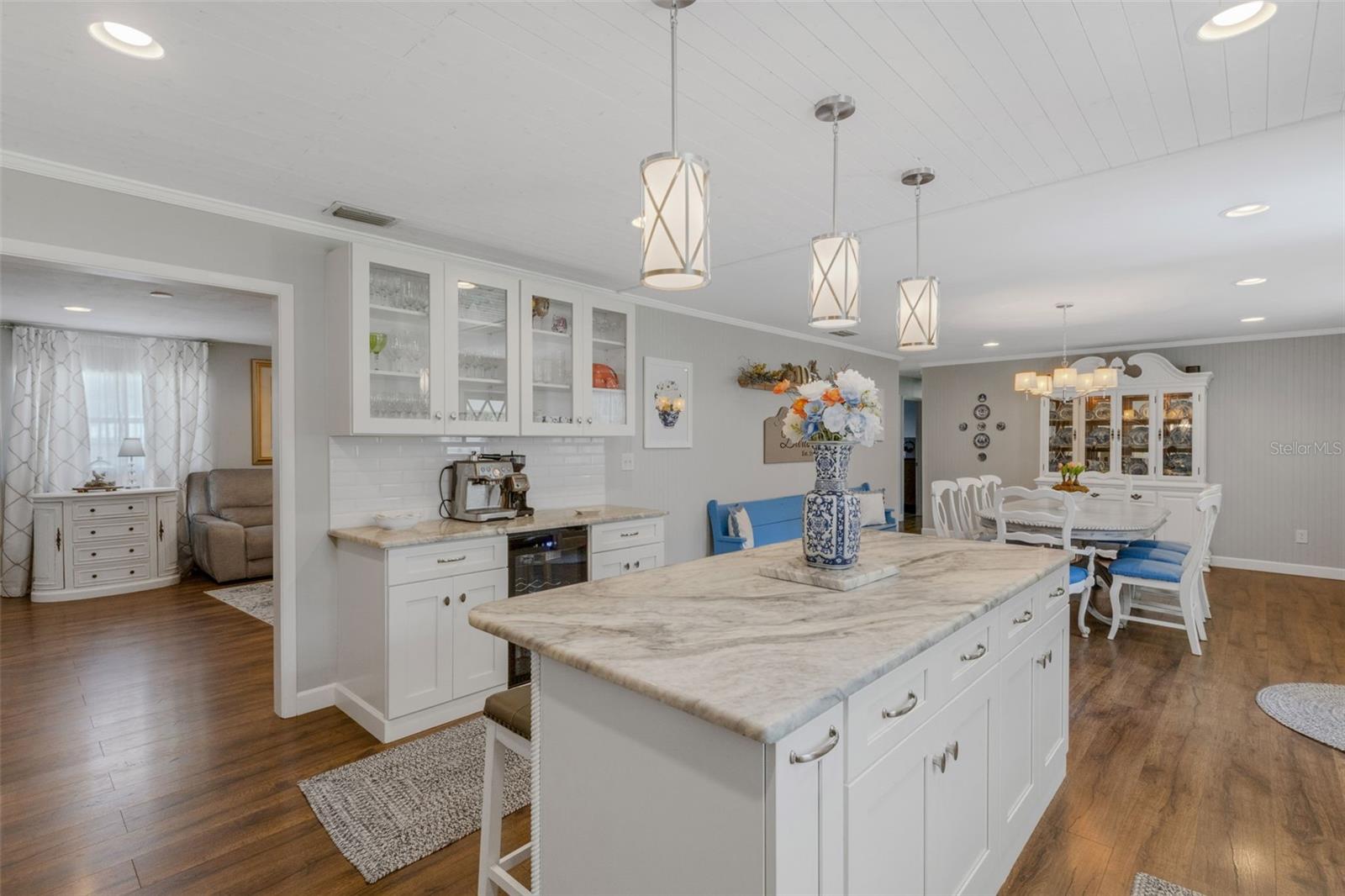 Image 5 of 46 For 1112 Newport Avenue