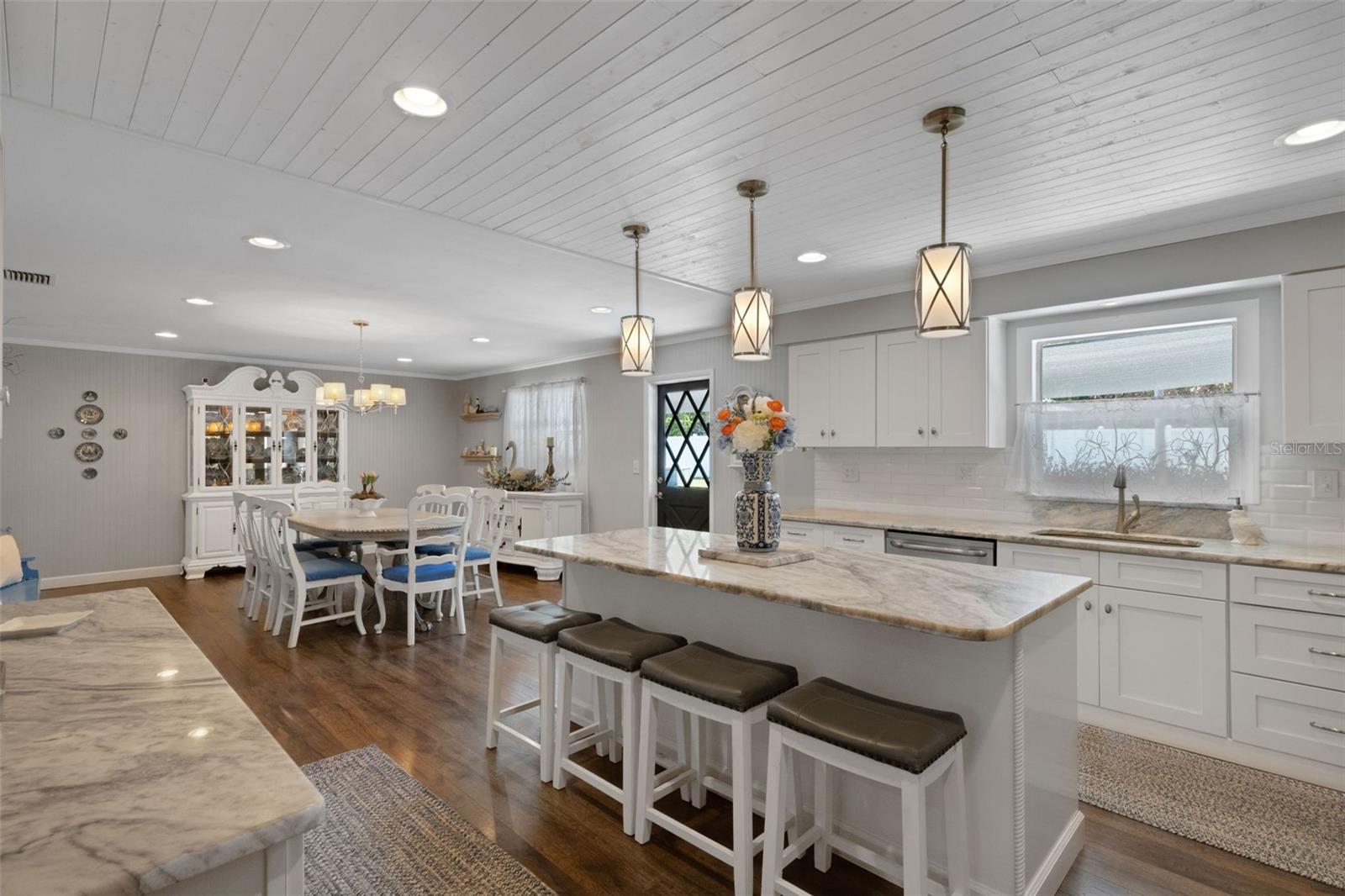 Image 8 of 46 For 1112 Newport Avenue