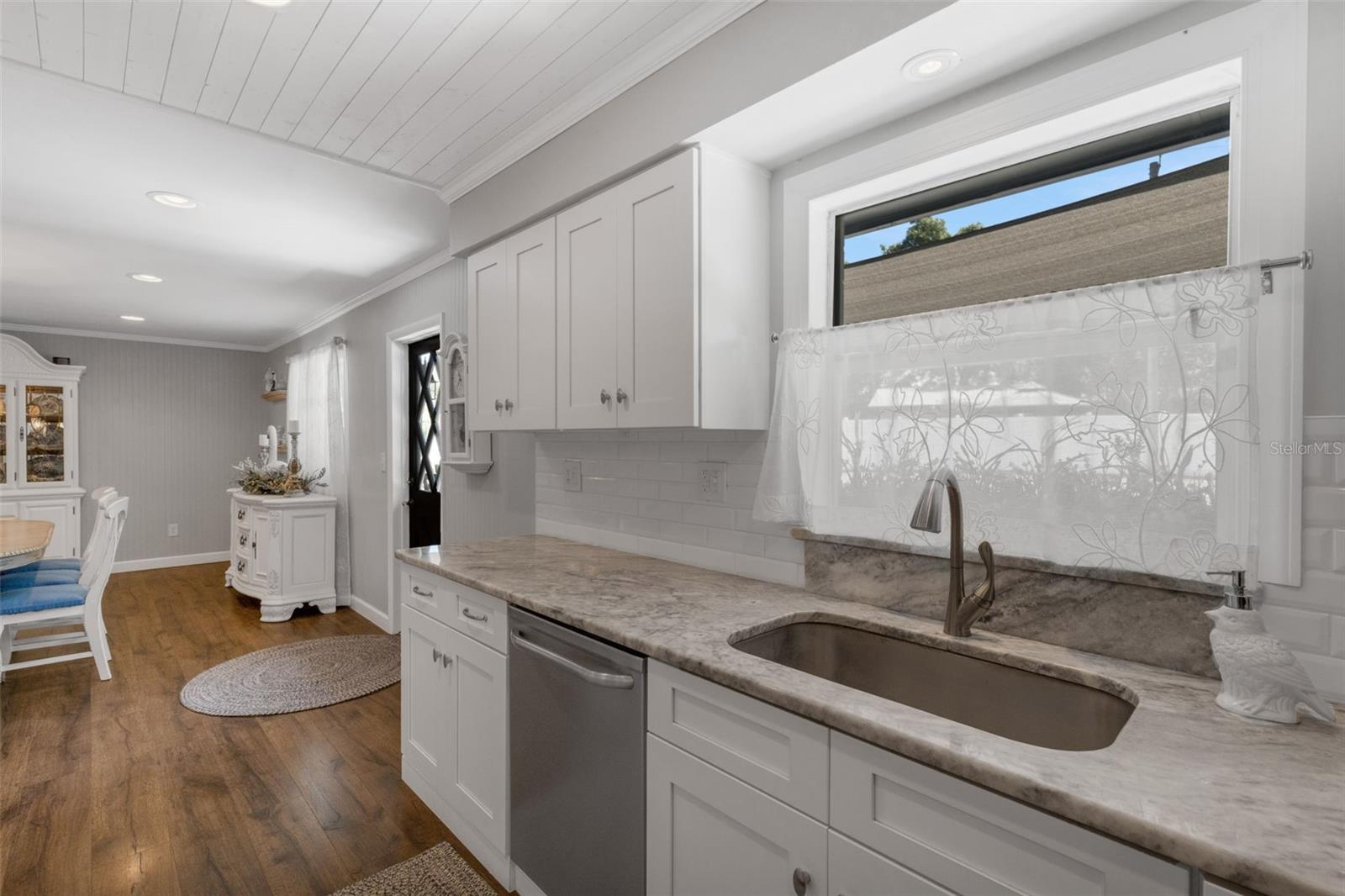 Image 9 of 46 For 1112 Newport Avenue