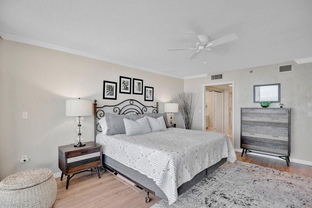 Image 20 of 46 For 257 Minorca Beach Way 1005