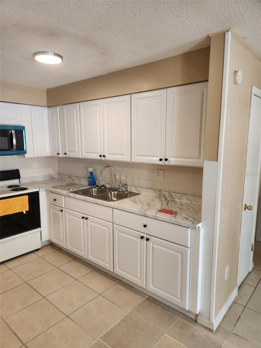 Image 3 of 5 For 4710 Fernery Lane