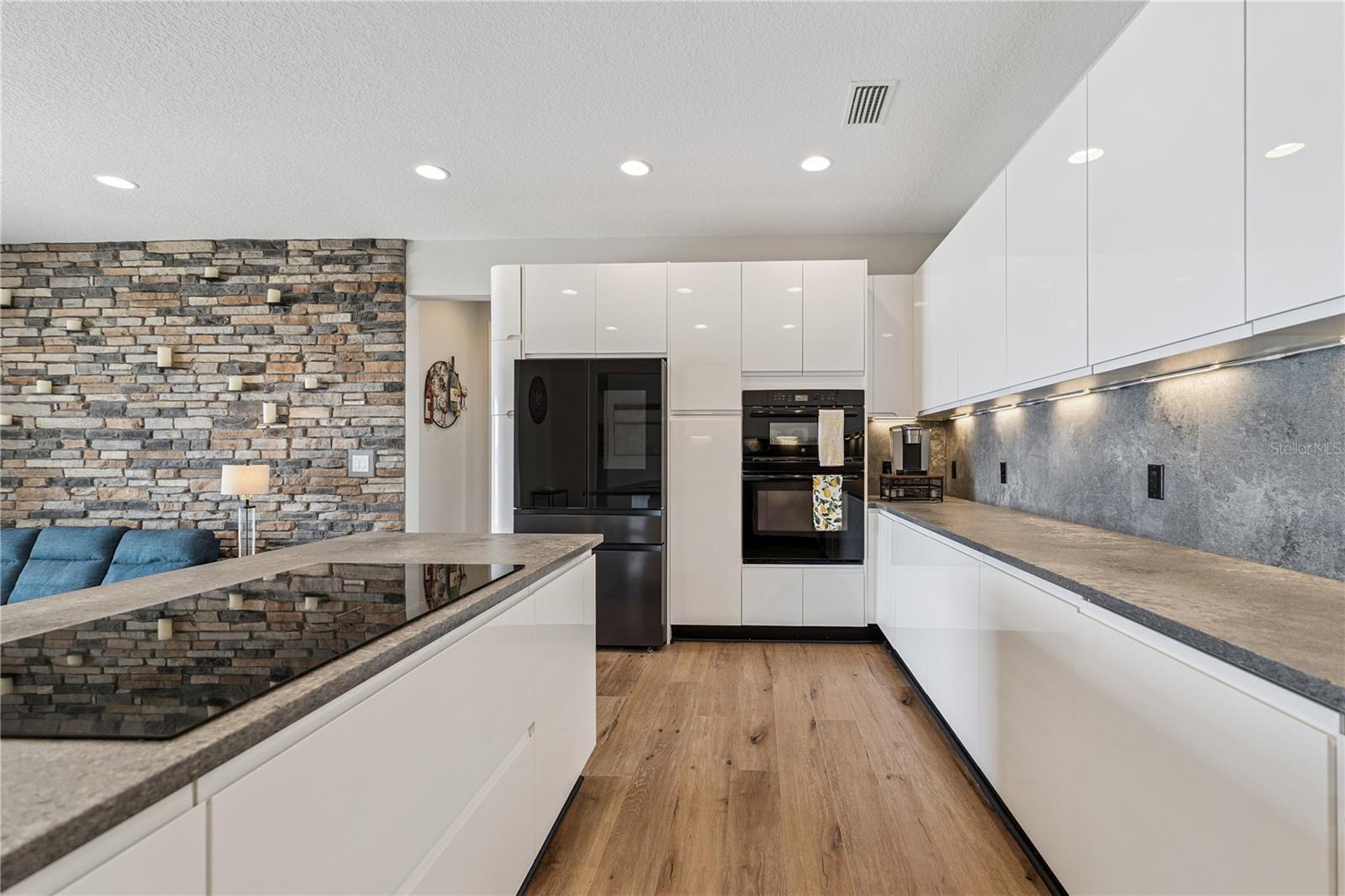 Image 5 of 34 For 5935 Old Berkley Road