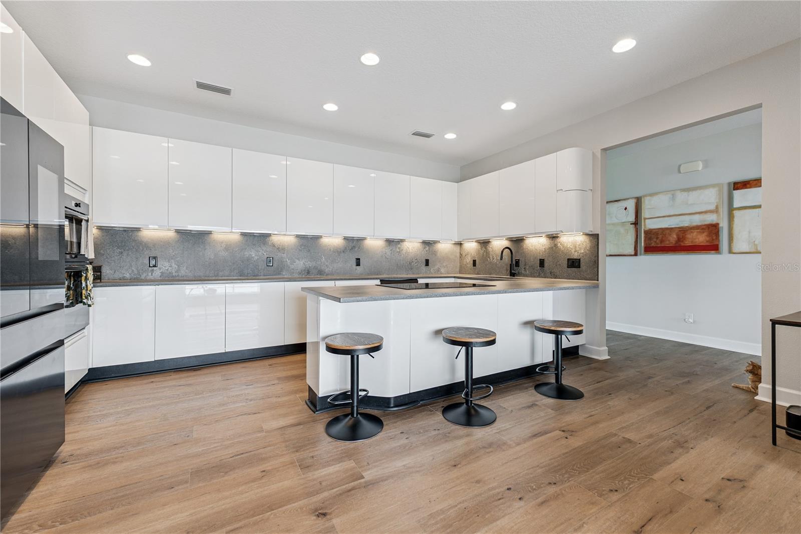 Image 6 of 34 For 5935 Old Berkley Road