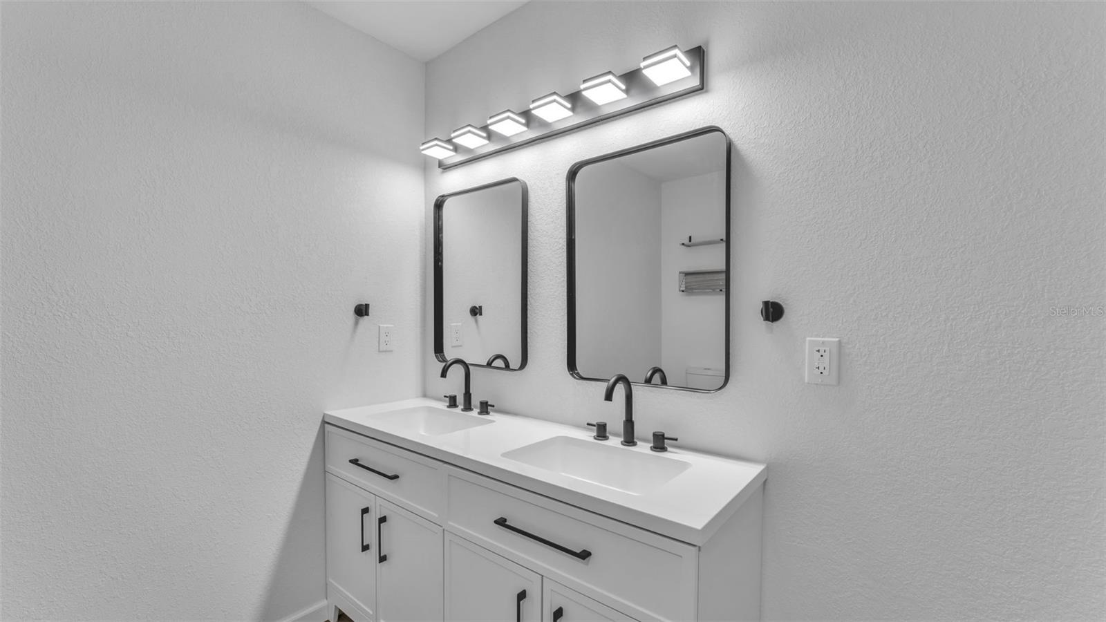 Image 8 of 18 For 34753 Gardenia Way