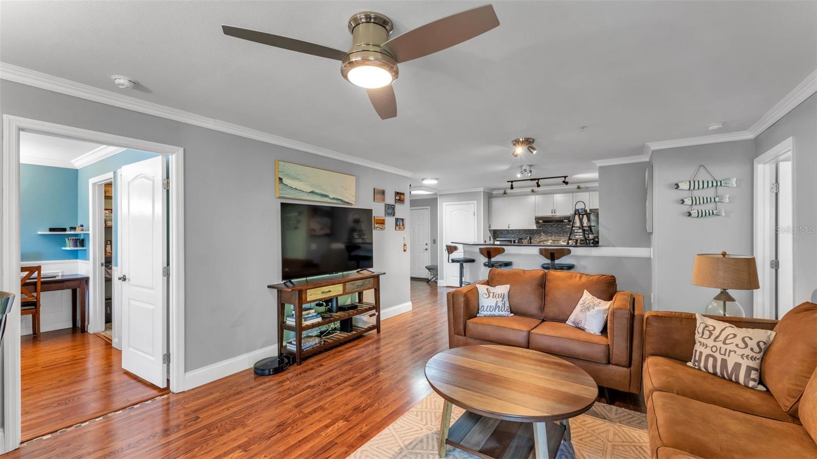 Image 13 of 43 For 1640 Villa Capri Circle 303