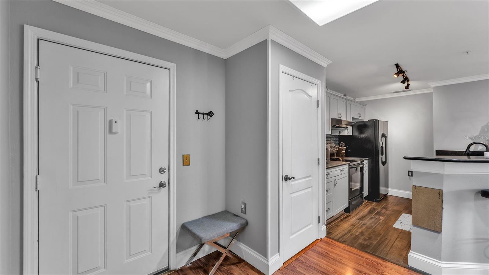 Image 4 of 43 For 1640 Villa Capri Circle 303