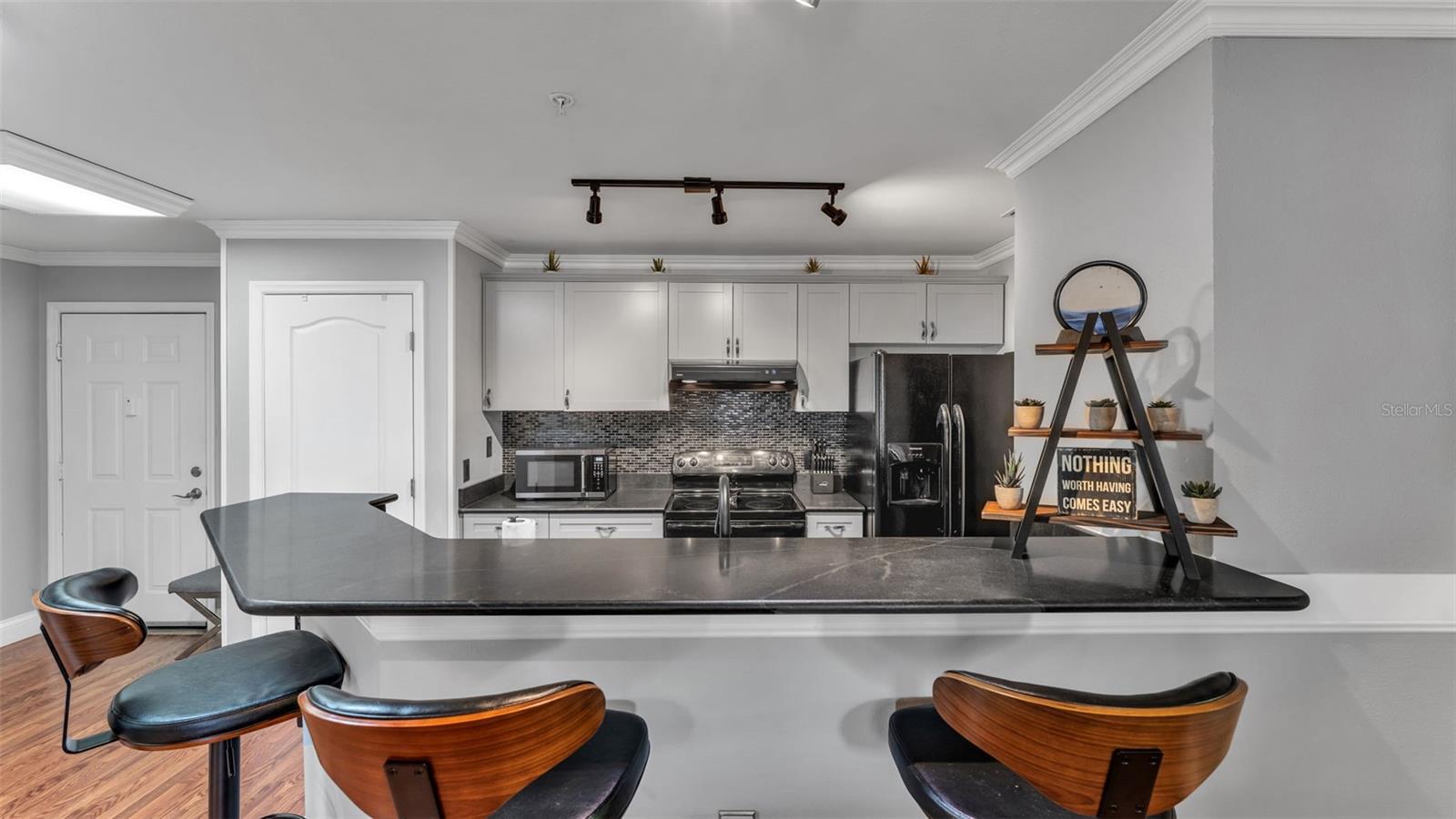 Image 9 of 43 For 1640 Villa Capri Circle 303