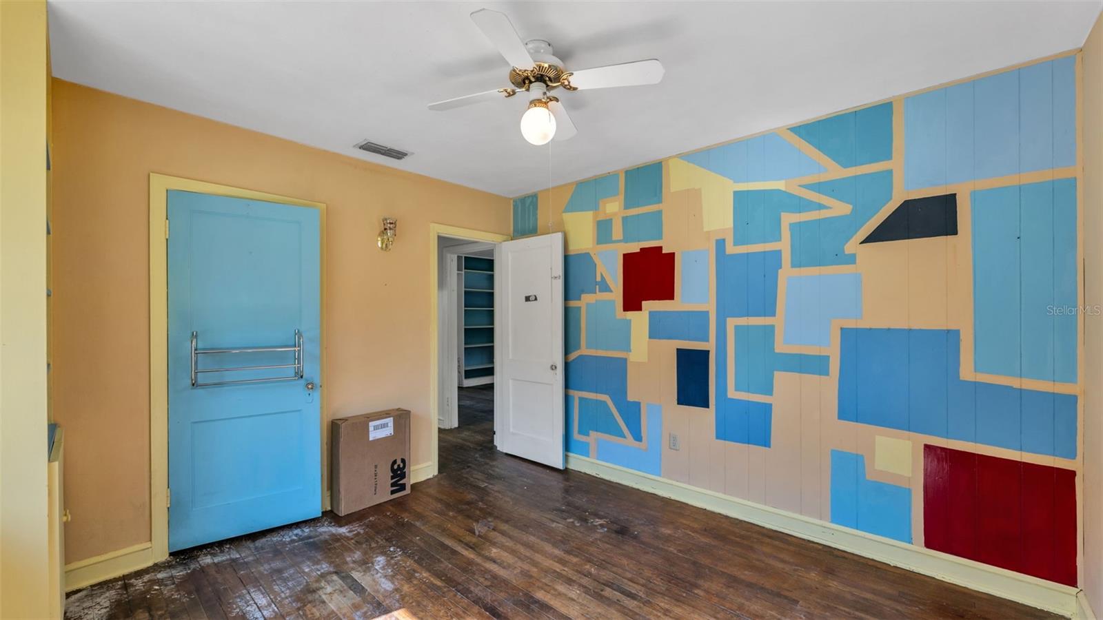 Image 18 of 36 For 860 Lusk Place