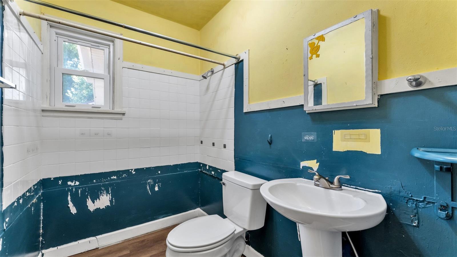 Image 20 of 36 For 860 Lusk Place