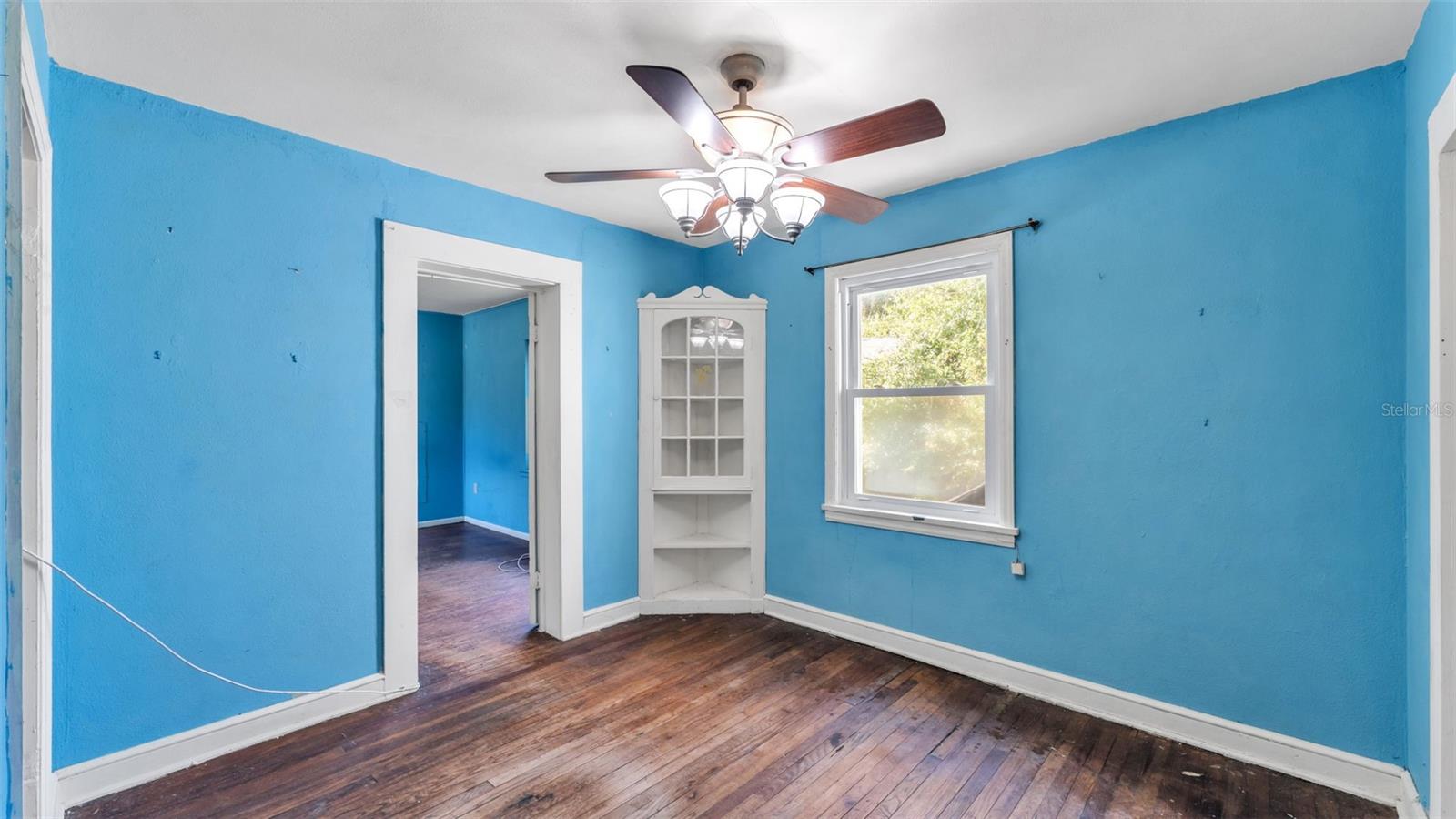 Image 21 of 36 For 860 Lusk Place