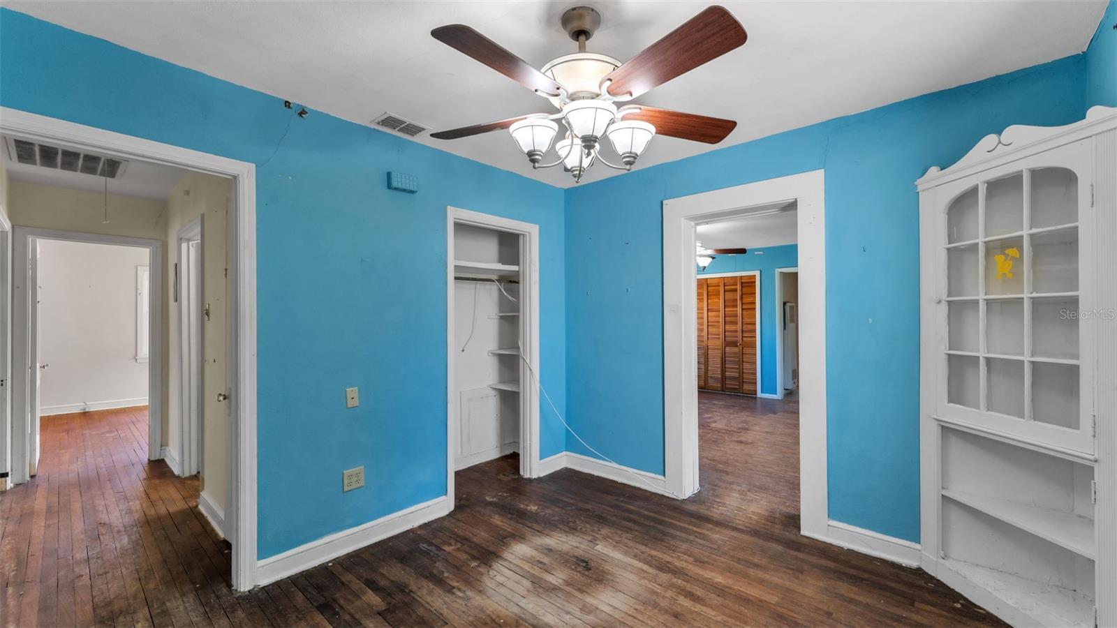 Image 22 of 36 For 860 Lusk Place