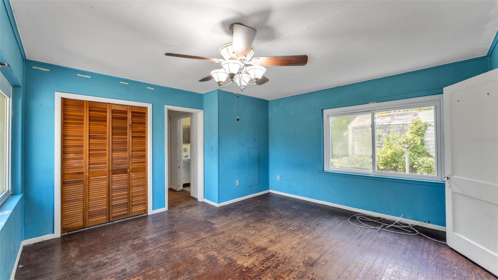 Image 24 of 36 For 860 Lusk Place