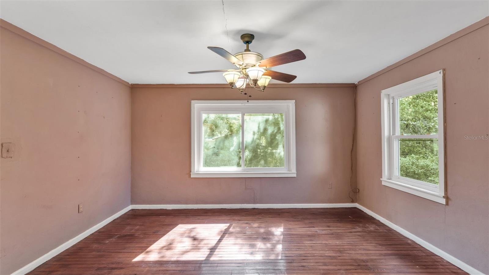 Image 31 of 36 For 860 Lusk Place