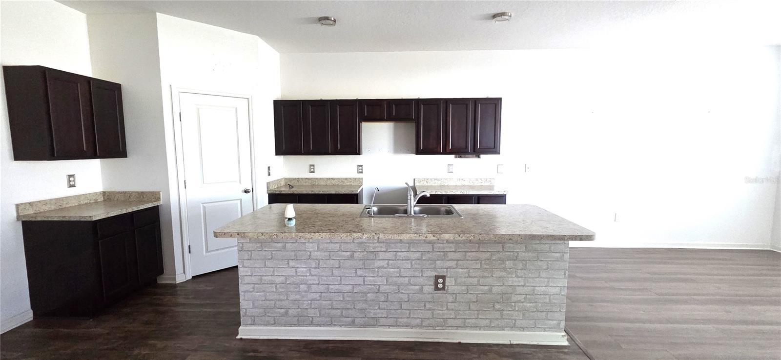 Image 7 of 29 For 355 Eaglecrest Drive