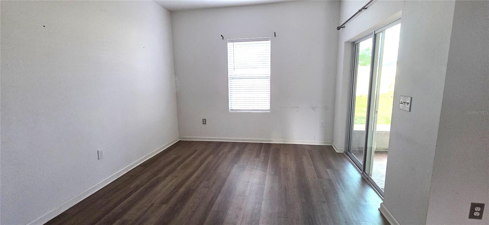 Image 9 of 29 For 355 Eaglecrest Drive