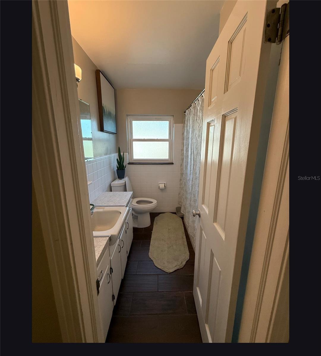 Image 10 of 11 For 1039 Highview Drive