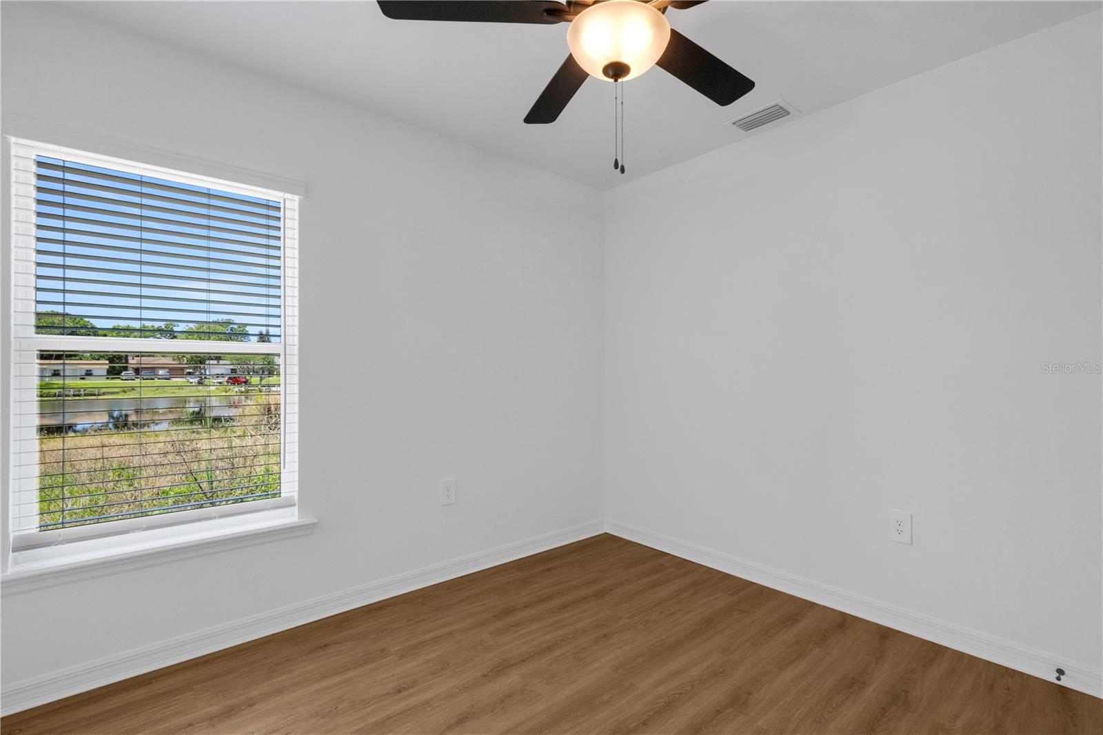 Image 15 of 31 For 1065 - 1067 Captiva Point