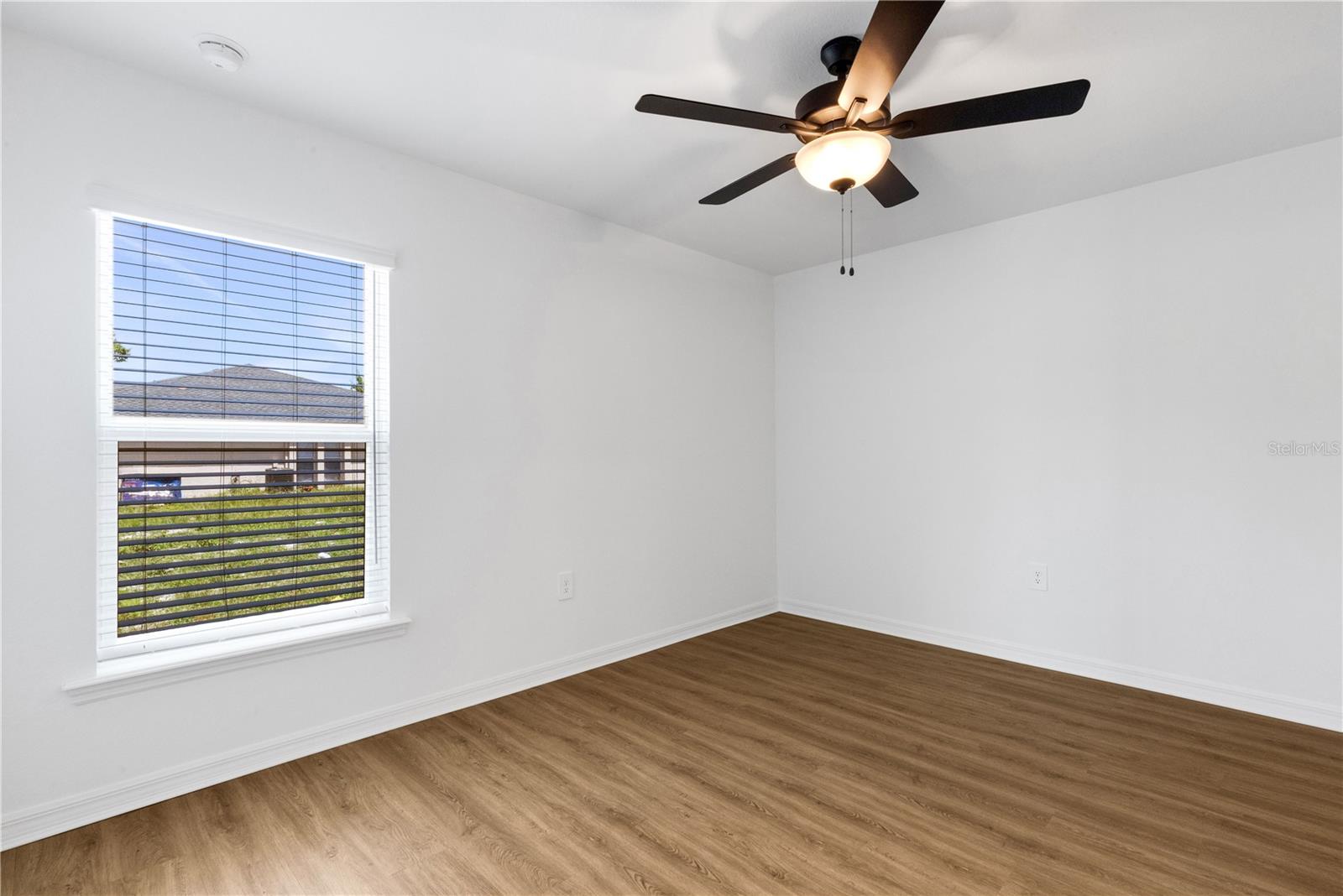 Image 16 of 31 For 1065 - 1067 Captiva Point