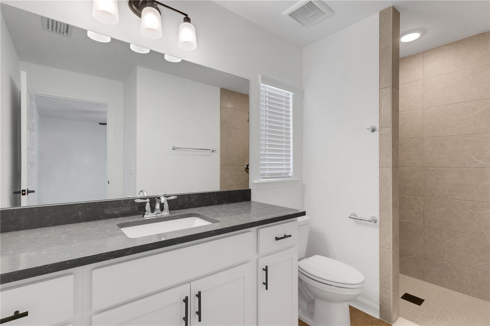 Image 20 of 31 For 1065 - 1067 Captiva Point