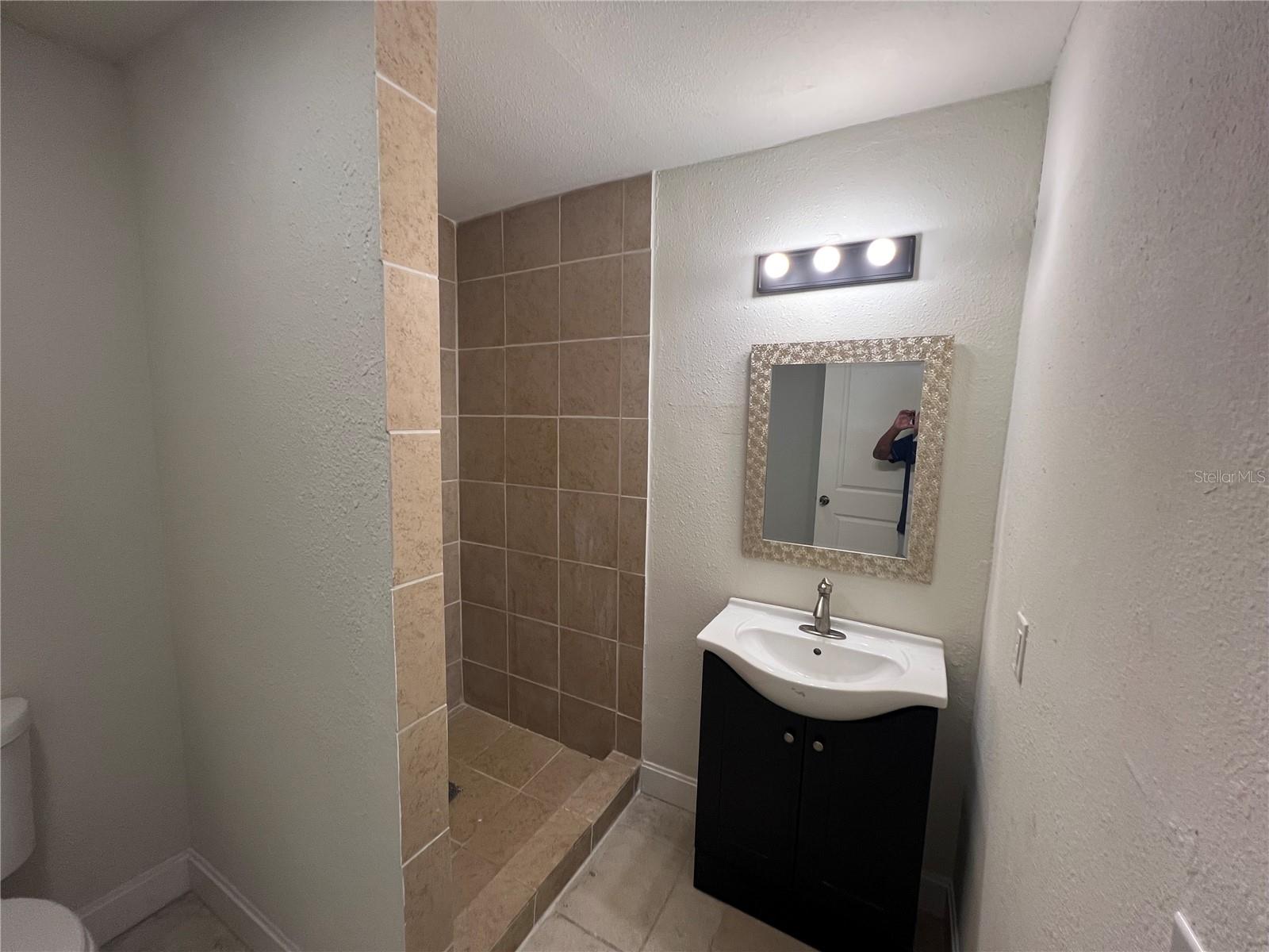 Image 6 of 9 For 213 Herbert Street