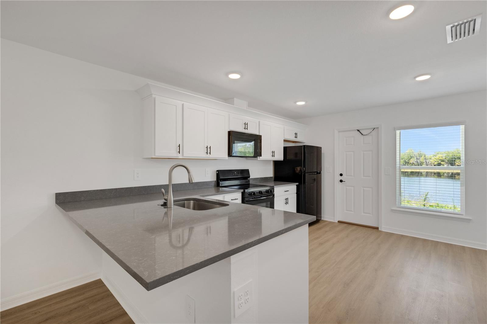 Image 10 of 32 For 902 - 904 Captiva Point