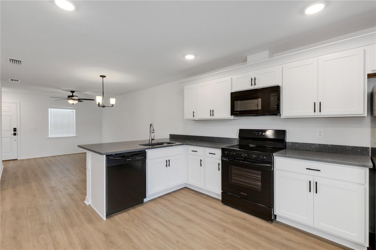 Image 13 of 32 For 902 - 904 Captiva Point