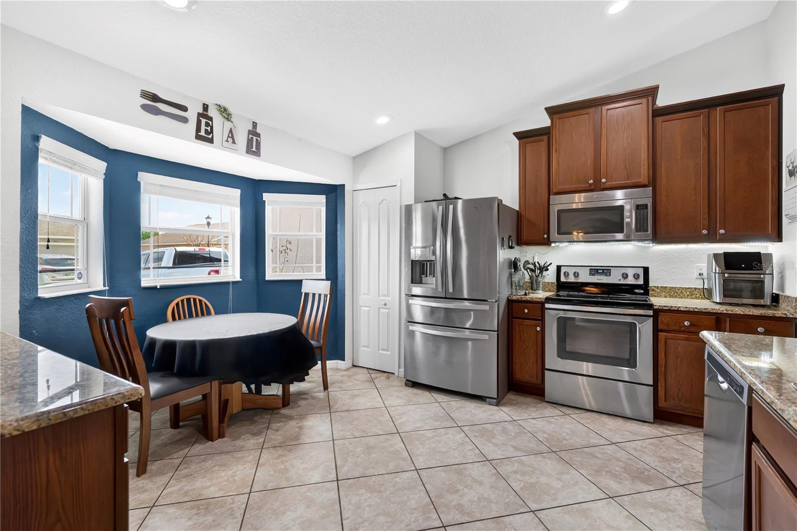 Image 13 of 35 For 4717 Magnolia Preserve Avenue