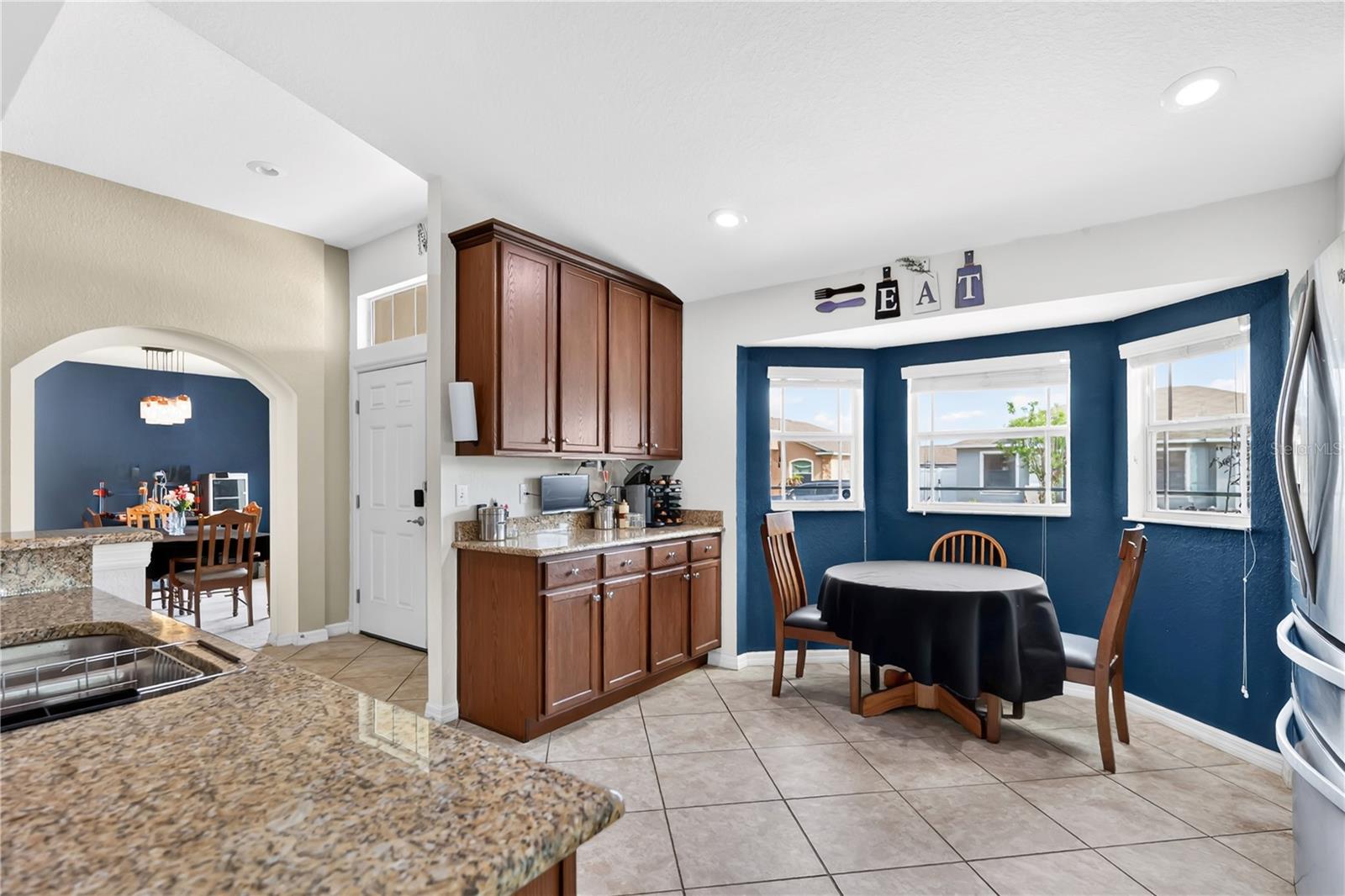 Image 14 of 35 For 4717 Magnolia Preserve Avenue