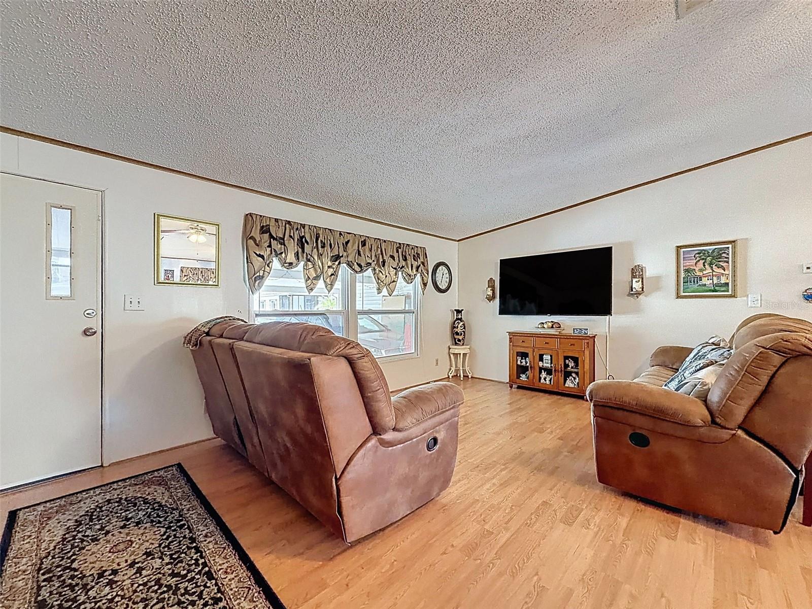 Image 5 of 48 For 1717 Fox Hill Drive