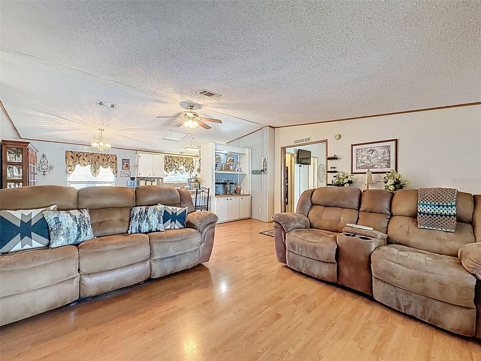 Image 9 of 48 For 1717 Fox Hill Drive