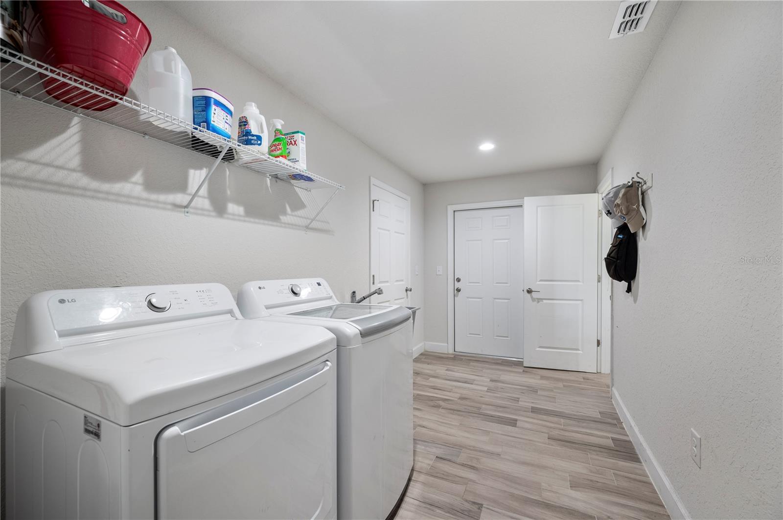 Image 31 of 40 For 1308 Glenford Lane