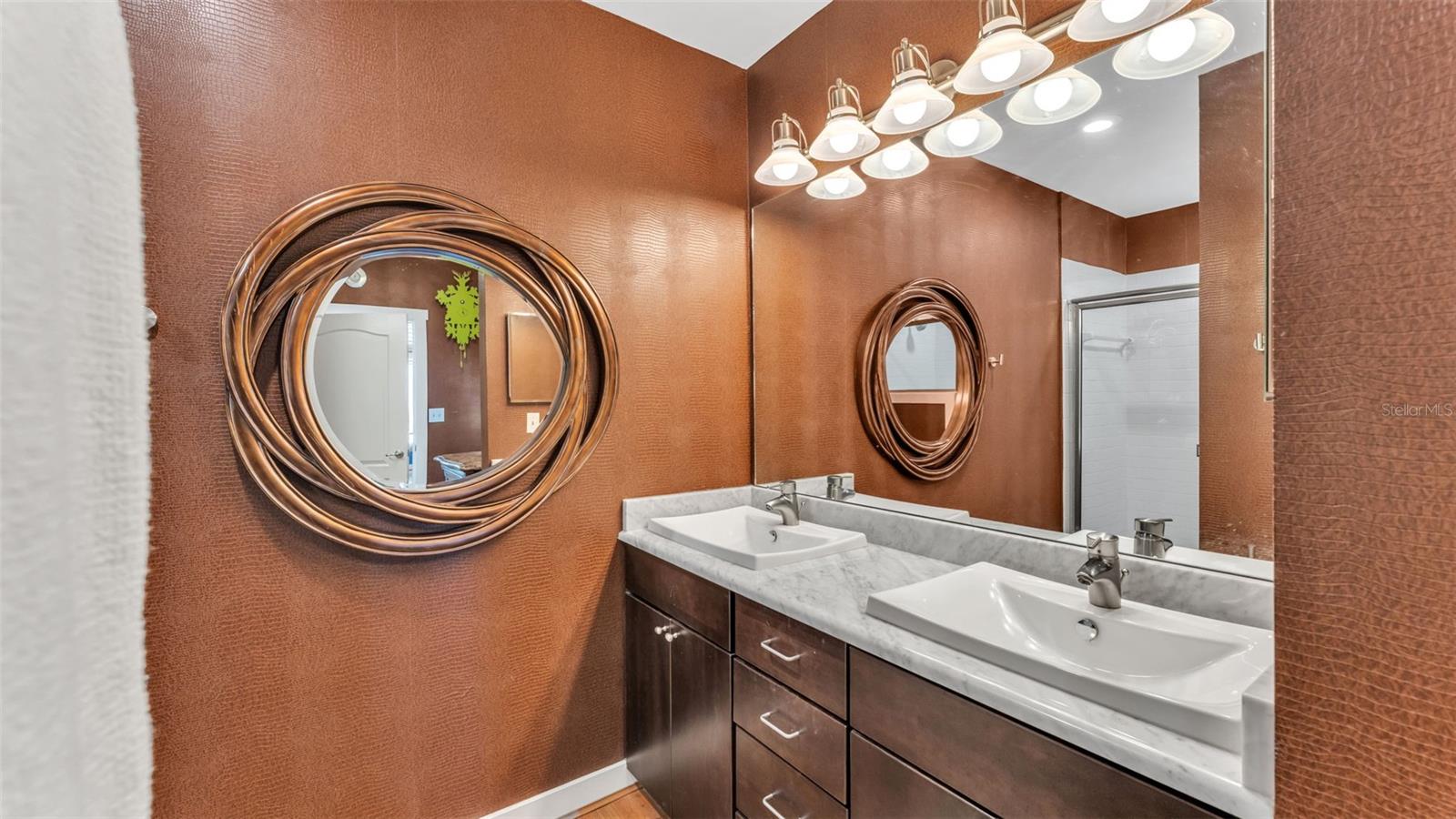 Image 19 of 50 For 125 Kentucky Avenue 501 & 503