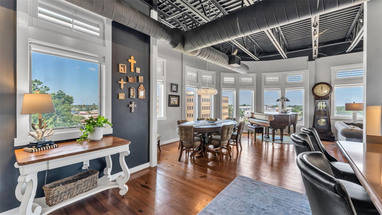 Image 27 of 50 For 125 Kentucky Avenue 501 & 503