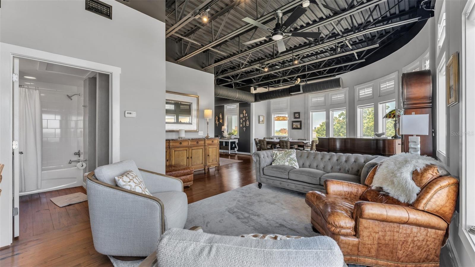 Image 36 of 50 For 125 Kentucky Avenue 501 & 503