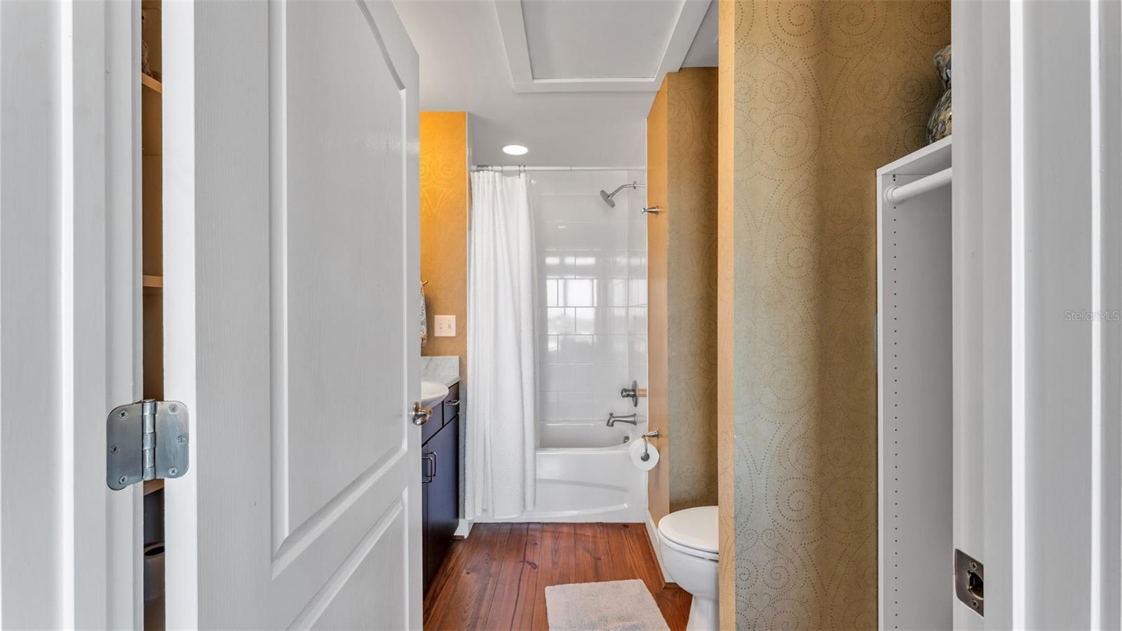 Image 38 of 50 For 125 Kentucky Avenue 501 & 503