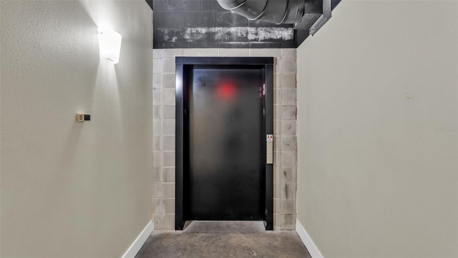 Image 5 of 50 For 125 Kentucky Avenue 501 & 503