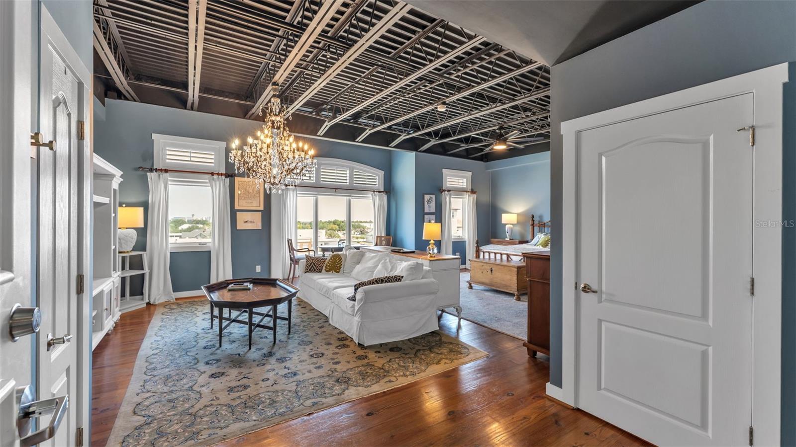 Image 9 of 50 For 125 Kentucky Avenue 501 & 503