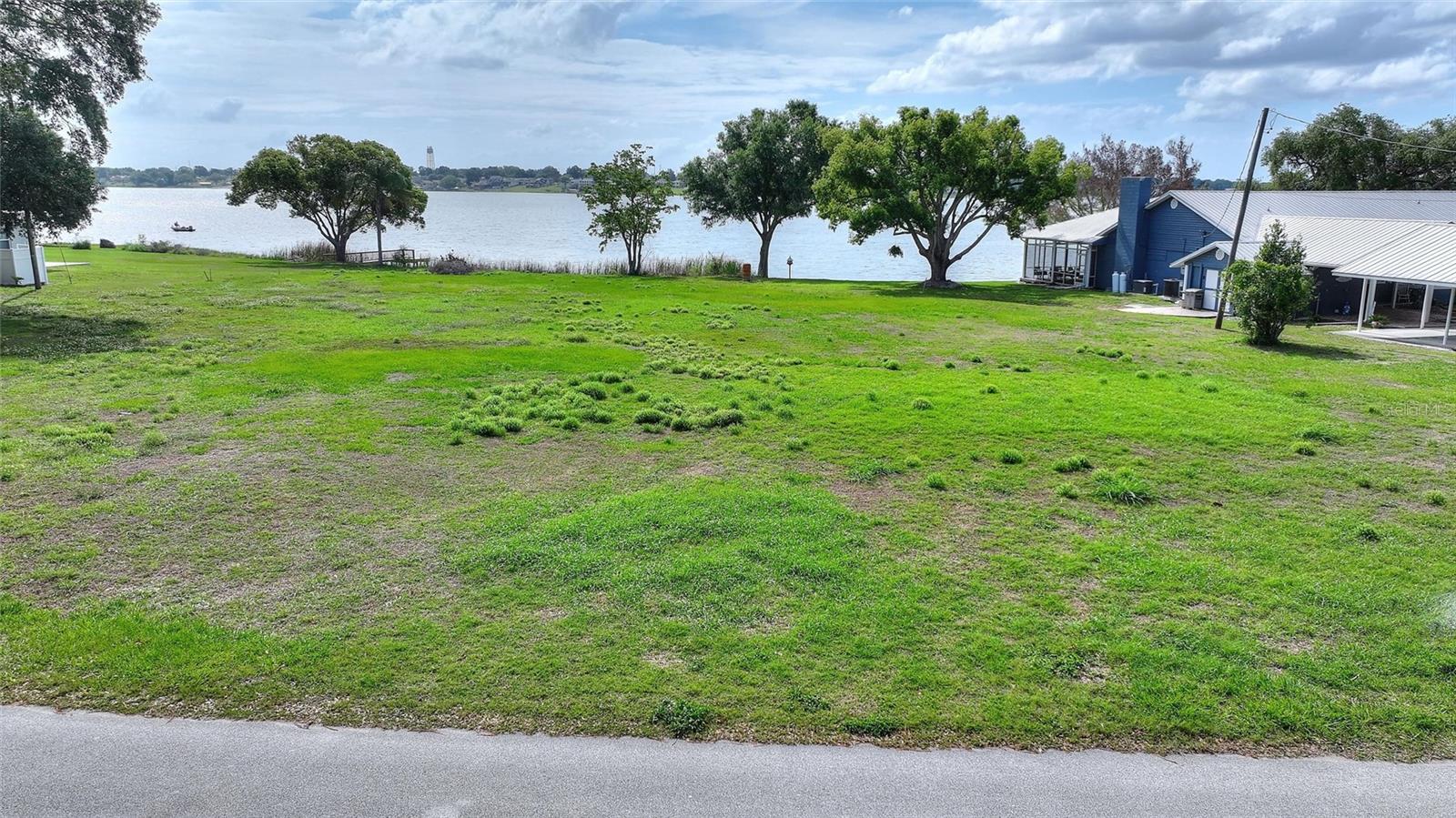 Image 13 of 22 For  Lake Avenue 