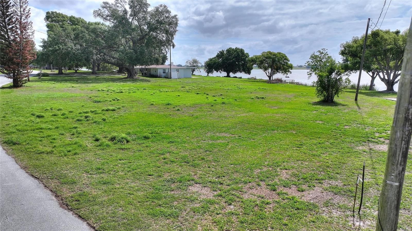 Image 15 of 22 For  Lake Avenue 