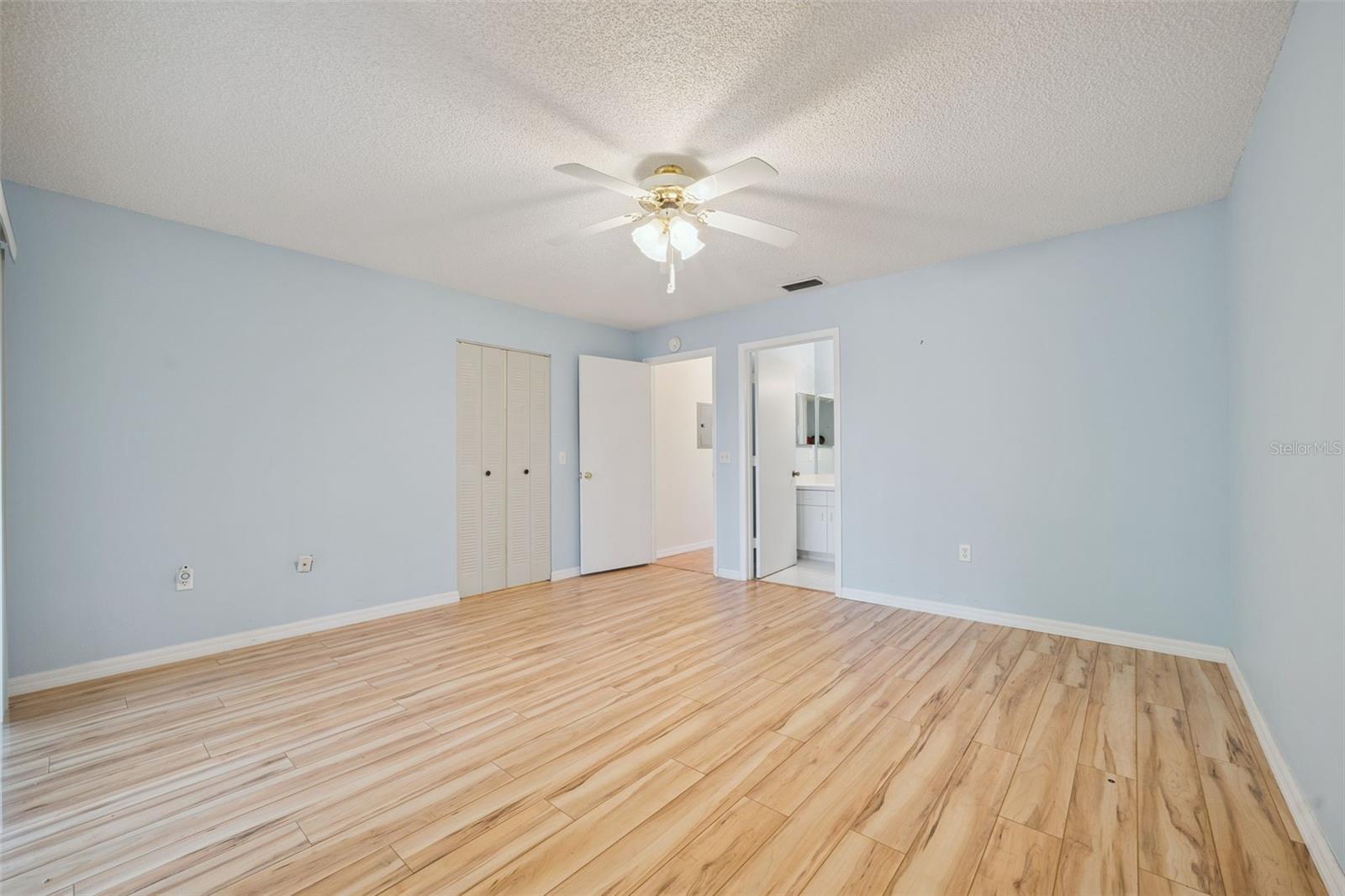 Image 10 of 20 For 283 Winter Ridge Boulevard 283