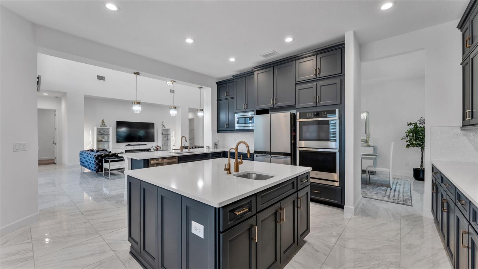 Image 18 of 82 For 3405 Juniper Springs Street