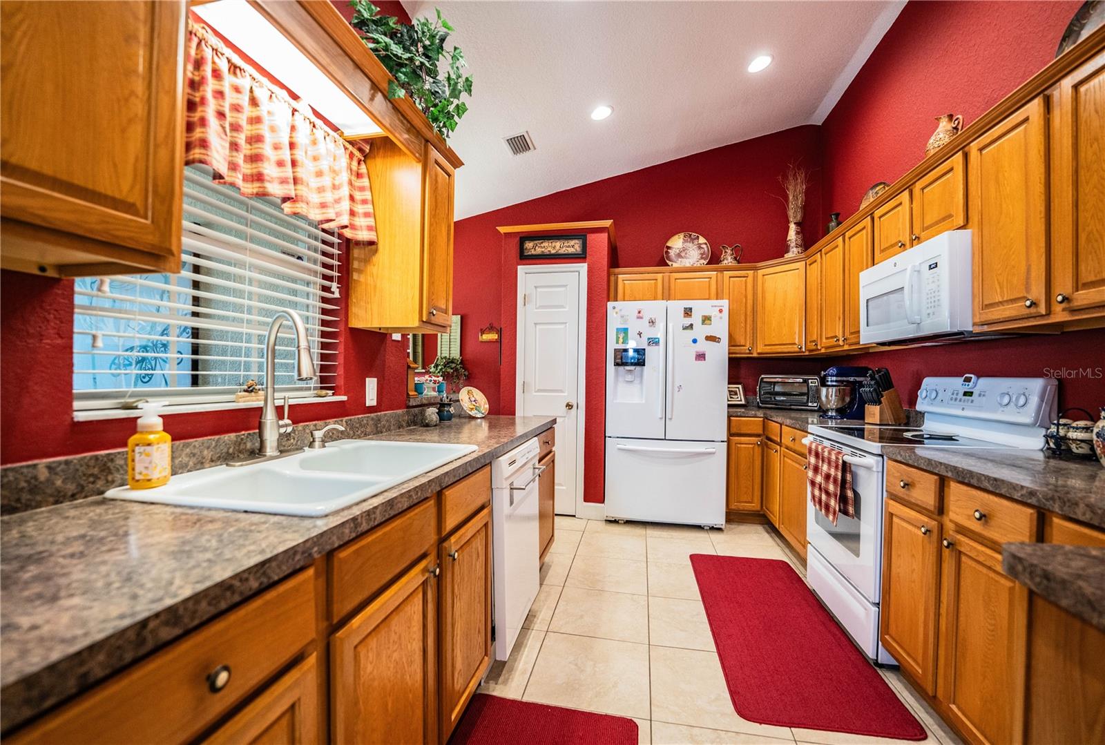 Image 11 of 78 For 303 9th Street Ne