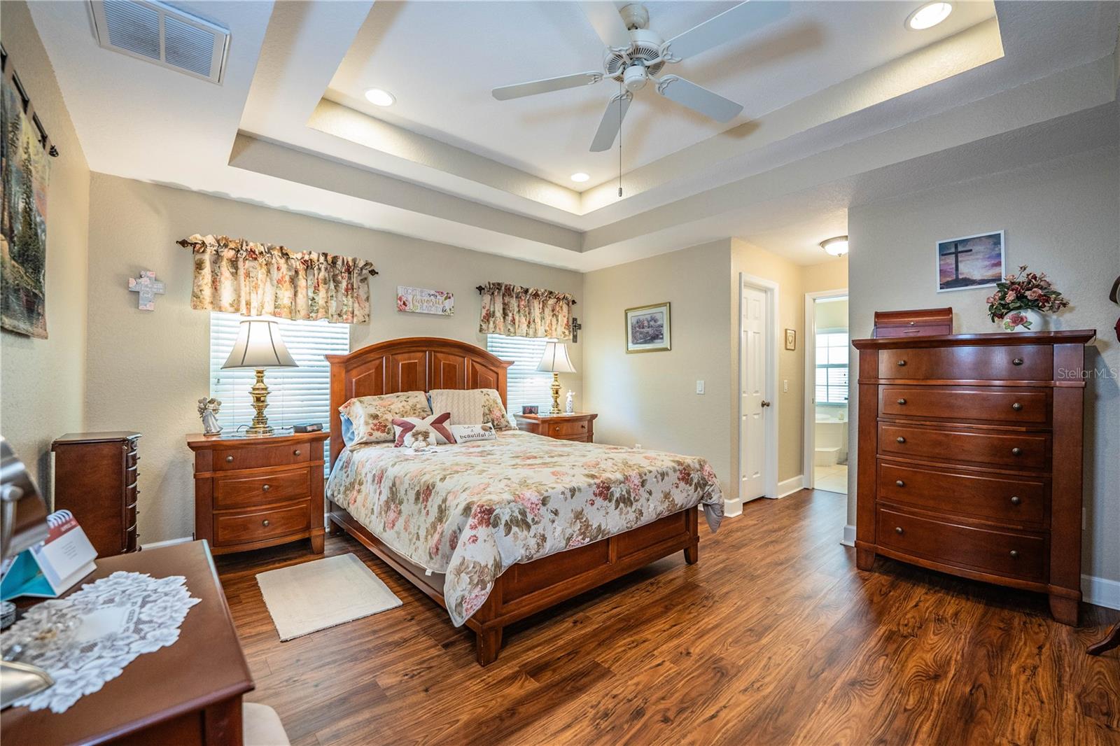 Image 22 of 78 For 303 9th Street Ne